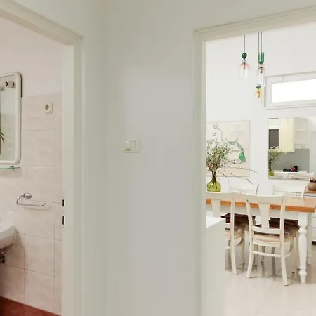 Apartment Scalierova 9 *