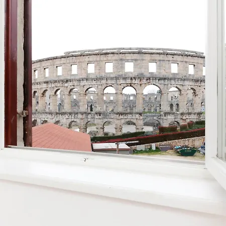 Scalierova 9 Apartment *