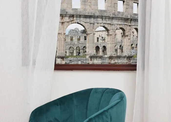 Scalierova 9 Appartamento Pola