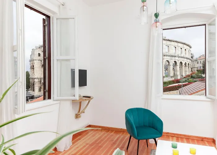 Scalierova 9 * Пула